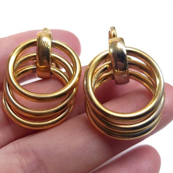 Vintage Gold Tone Multi-Ring Clip-On Earrings, Bold Retro Statement Jewelry - Picture 1 of 10